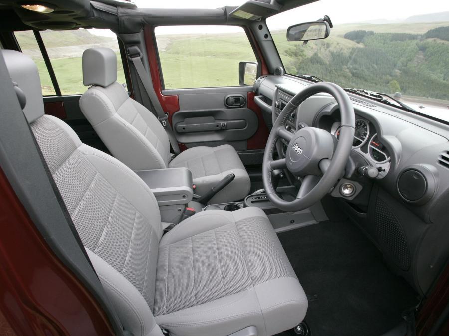  Jeep Wrangler Sahara Unlimited 2007 года  (UK) (фото 26 из 26)